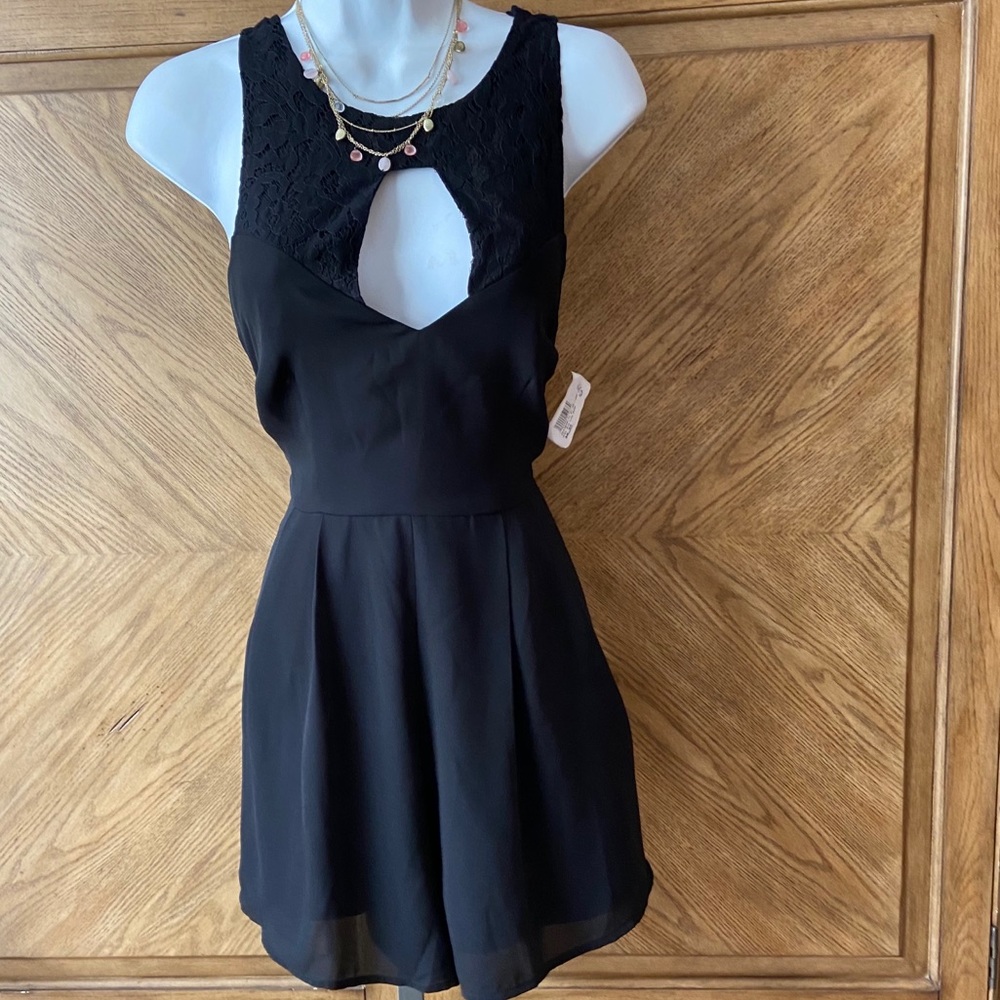 Forever 21 black lace back open in front romper - Picture 3 of 7